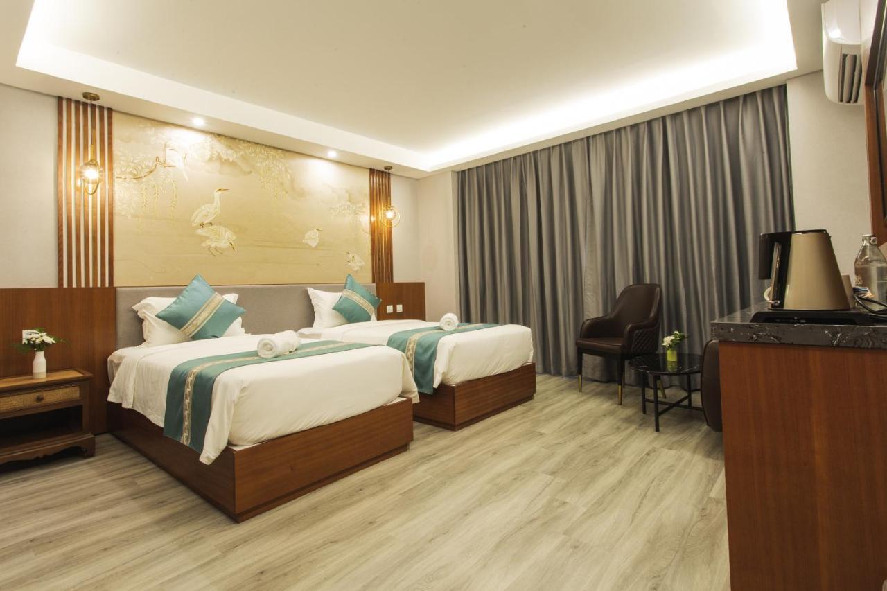 Thapae Twins Hotel Chiang Mai Exterior foto